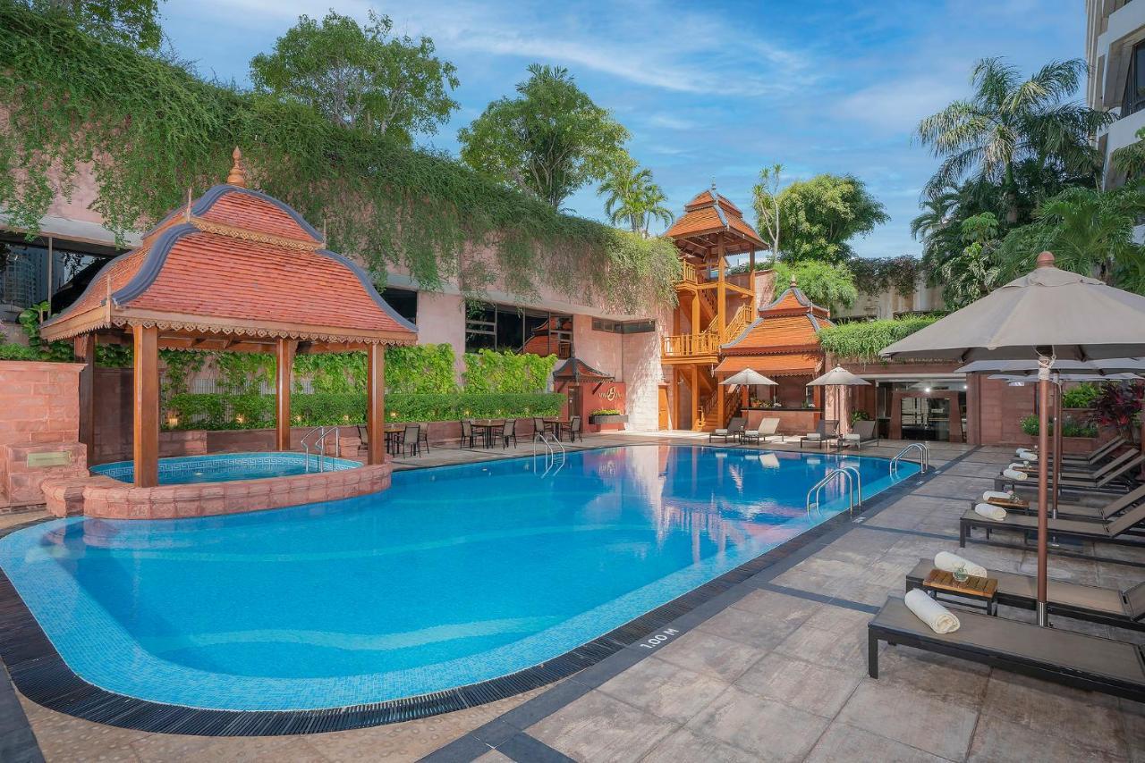 The Landmark Bangkok Luaran gambar The Royal Pool