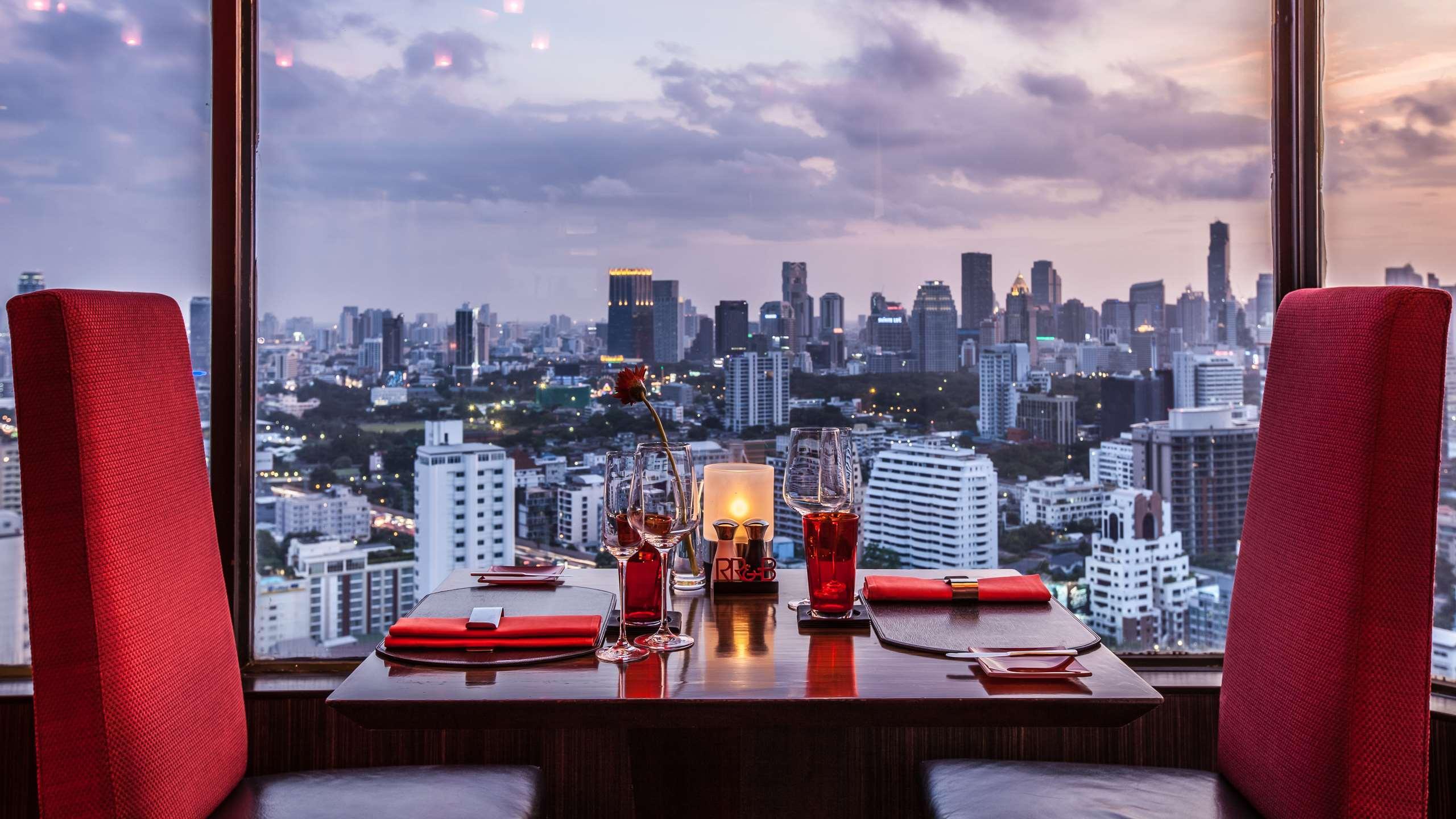 The Landmark Bangkok Luaran gambar View from the restaurant