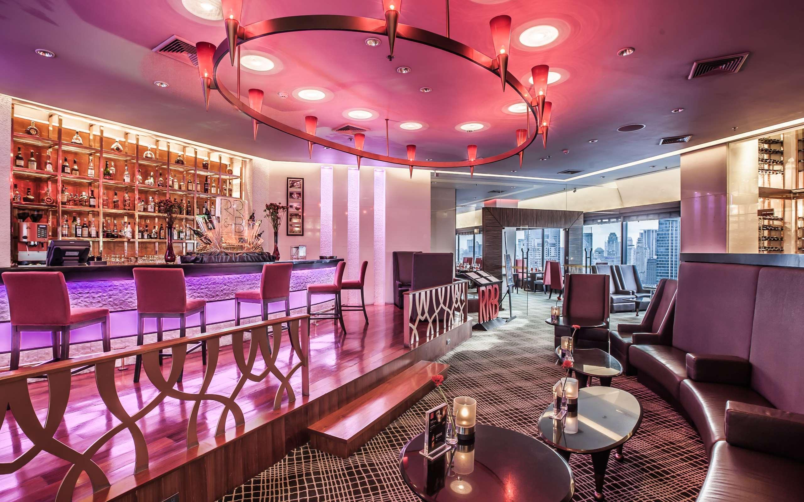 The Landmark Bangkok Luaran gambar The bar at the 101 bar