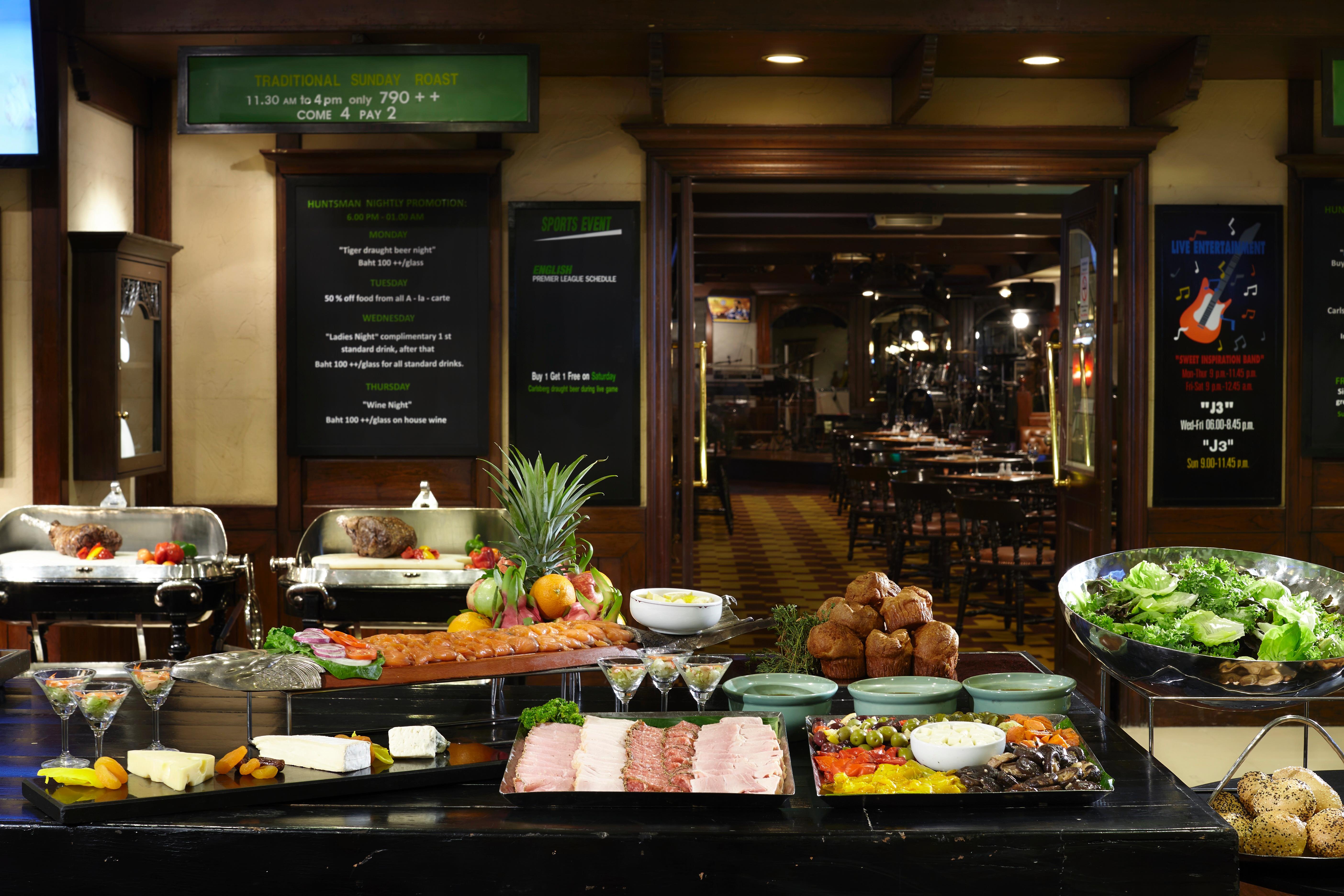 The Landmark Bangkok Luaran gambar A buffet at a hotel