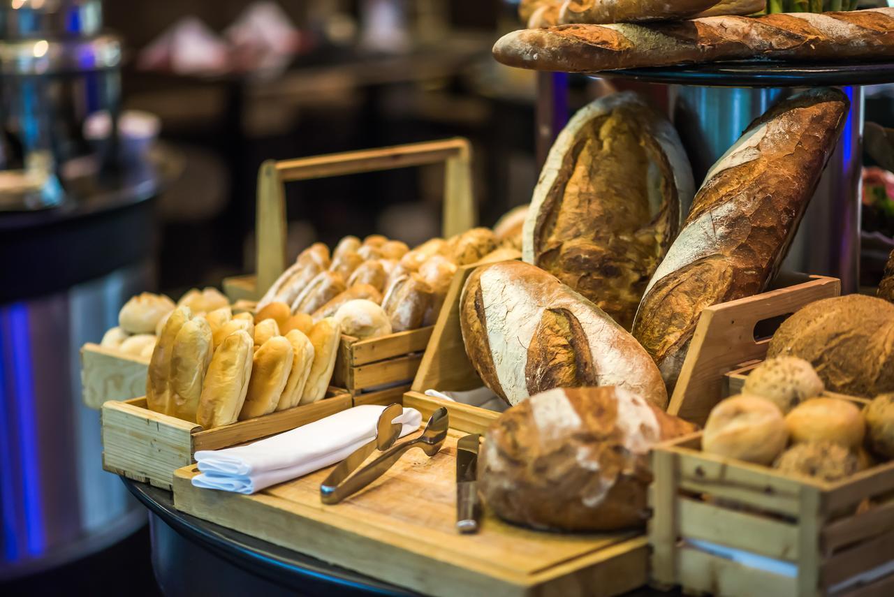 The Landmark Bangkok Luaran gambar Bread